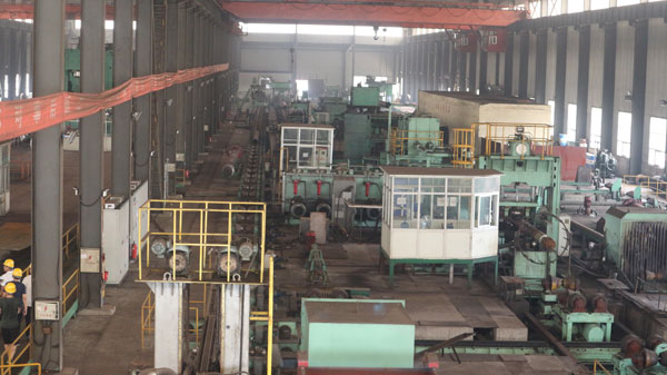 直縫鋼管生產(chǎn)車(chē)間 (2)